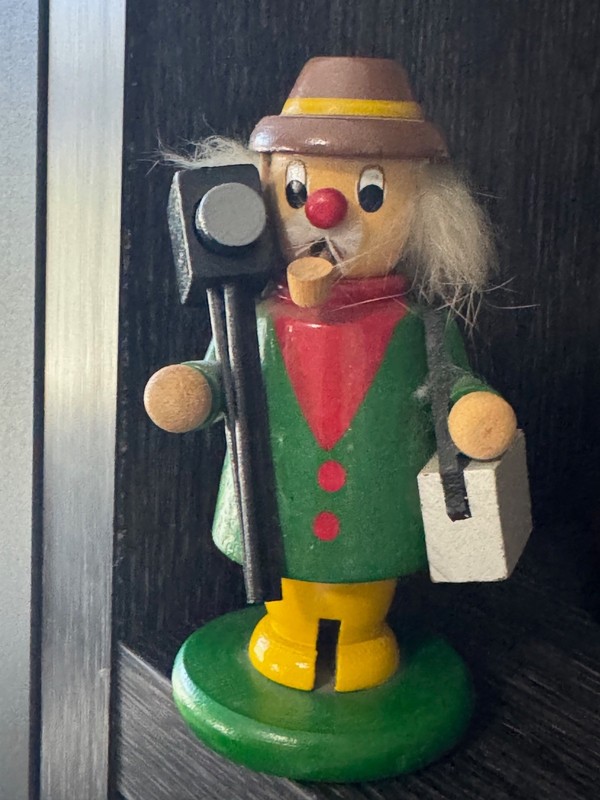 Vintage Silvestri Wooden Nutcracker Smoker Photographer w/ Camera & Bag - 4.5”