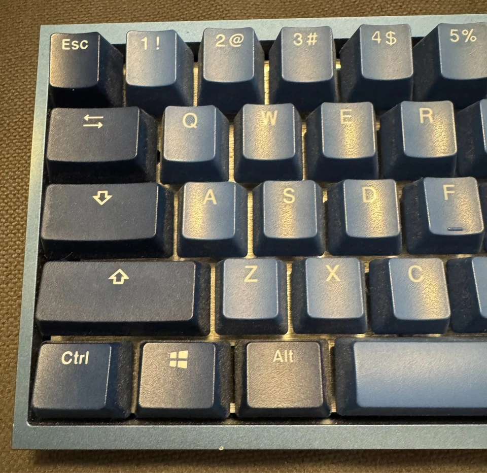 Custom Mechanical Keyboard 60% - Image 4 of 4