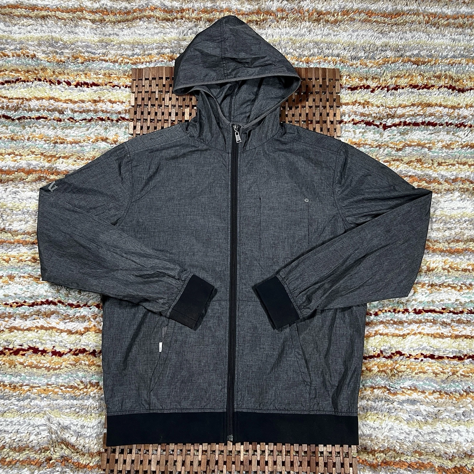 vuori outdoor trainer running shell hoody hoodie jacket