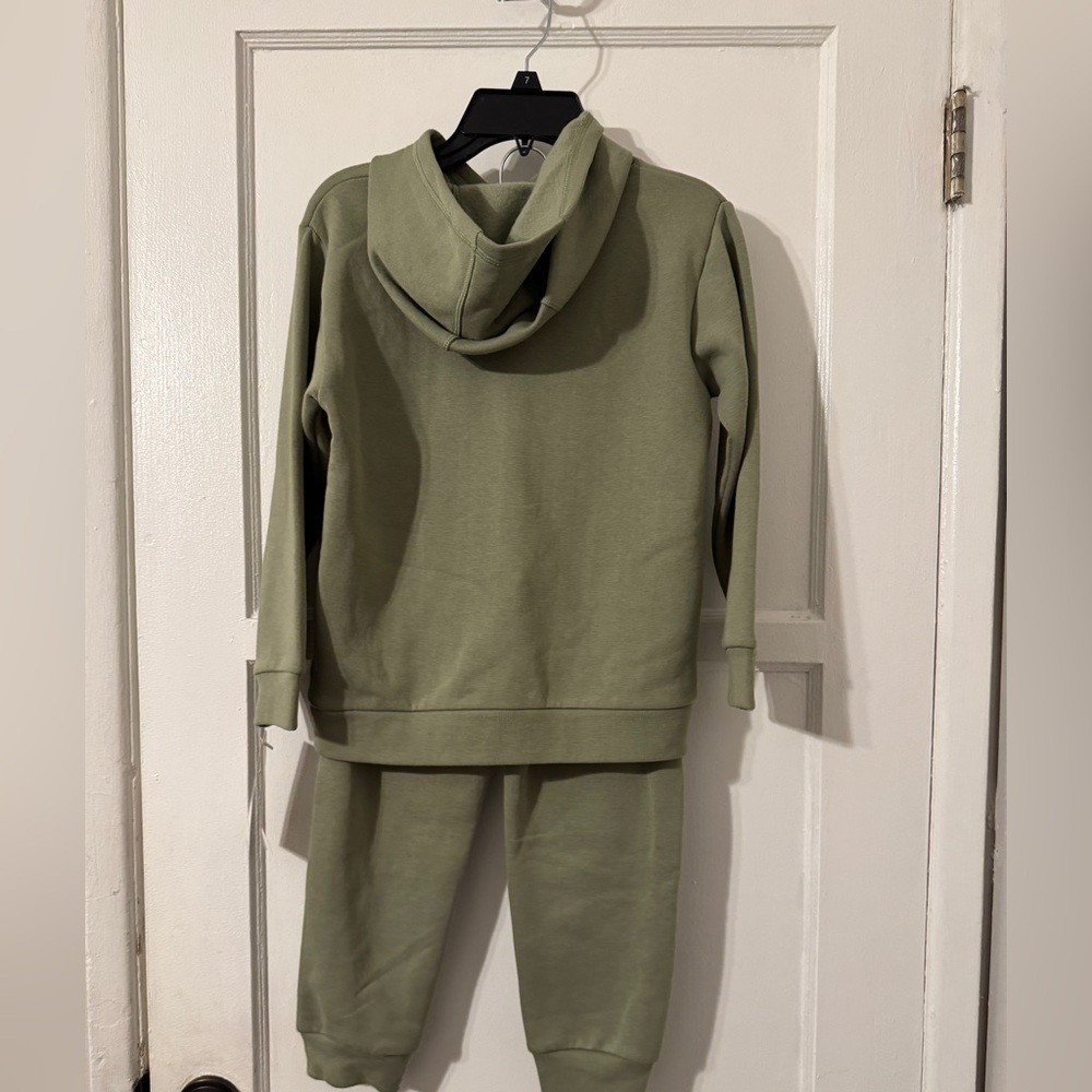 Picture 4 of 5