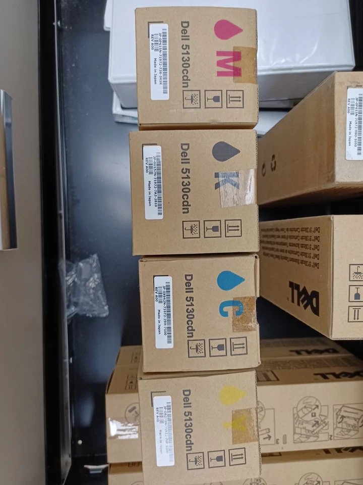 NUEVO DELL 5130CDN CIAN, MAGENTA, NEGRO Y AMARILLO (LOTE DE 4) COMPRA LOTE DE 8 OBTÉN 2 Foto 2 de 4