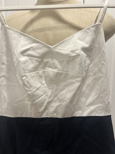 Vestido elegante con tiras de espagueti blanco y azul marino Banana Republic - Imagen 2 de 11