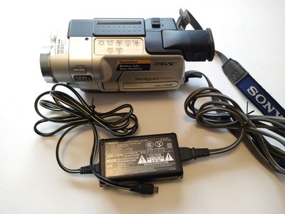 Sony CCD-TRV118 Hi8 8mm Video Camera Transfer Bundle Night Vision
