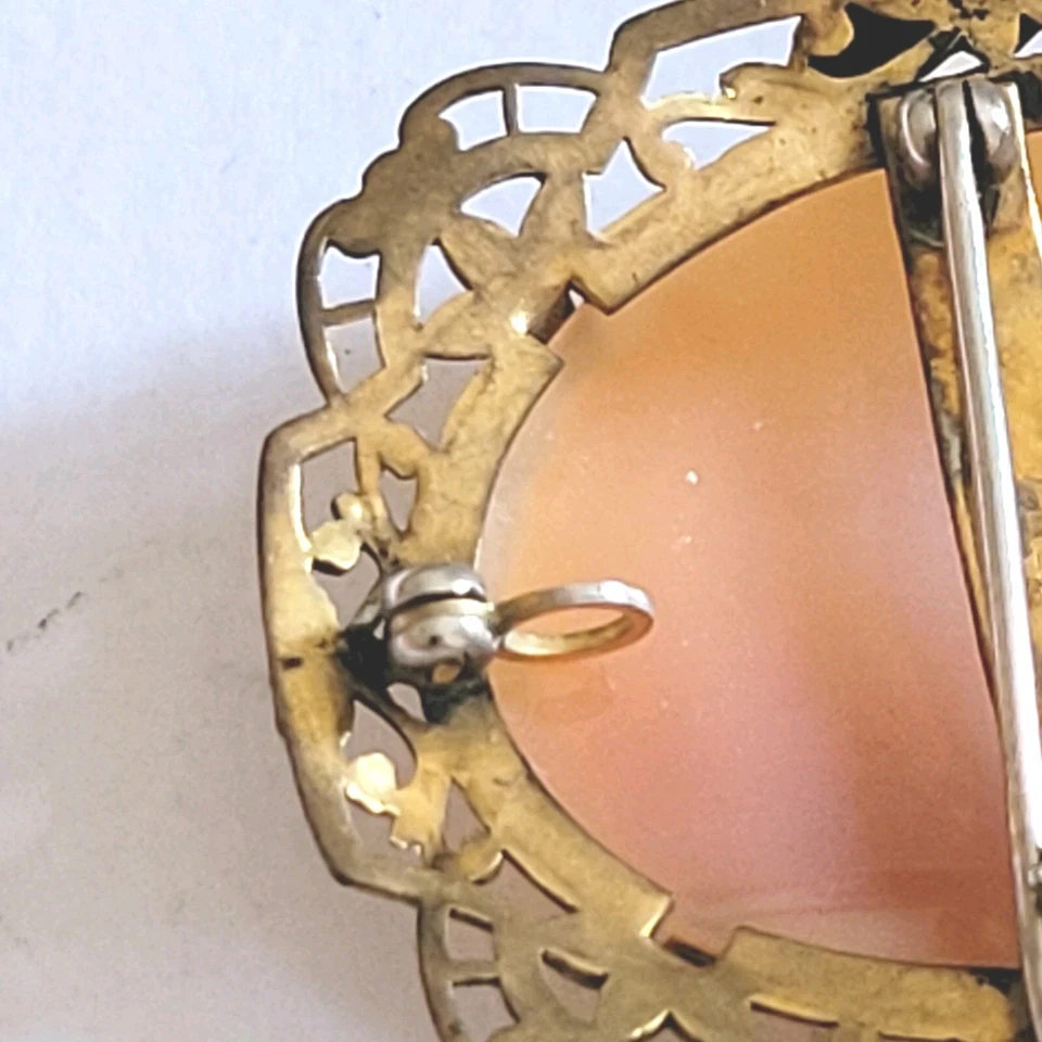 ✨️BROCHE PINGENTE CAMAFEU✨️ CONCHA FINA ESCULPIDA À MÃO ASSINADO 1/20 FOLHEADO A OURO 12K? - Imagem 4 de 4