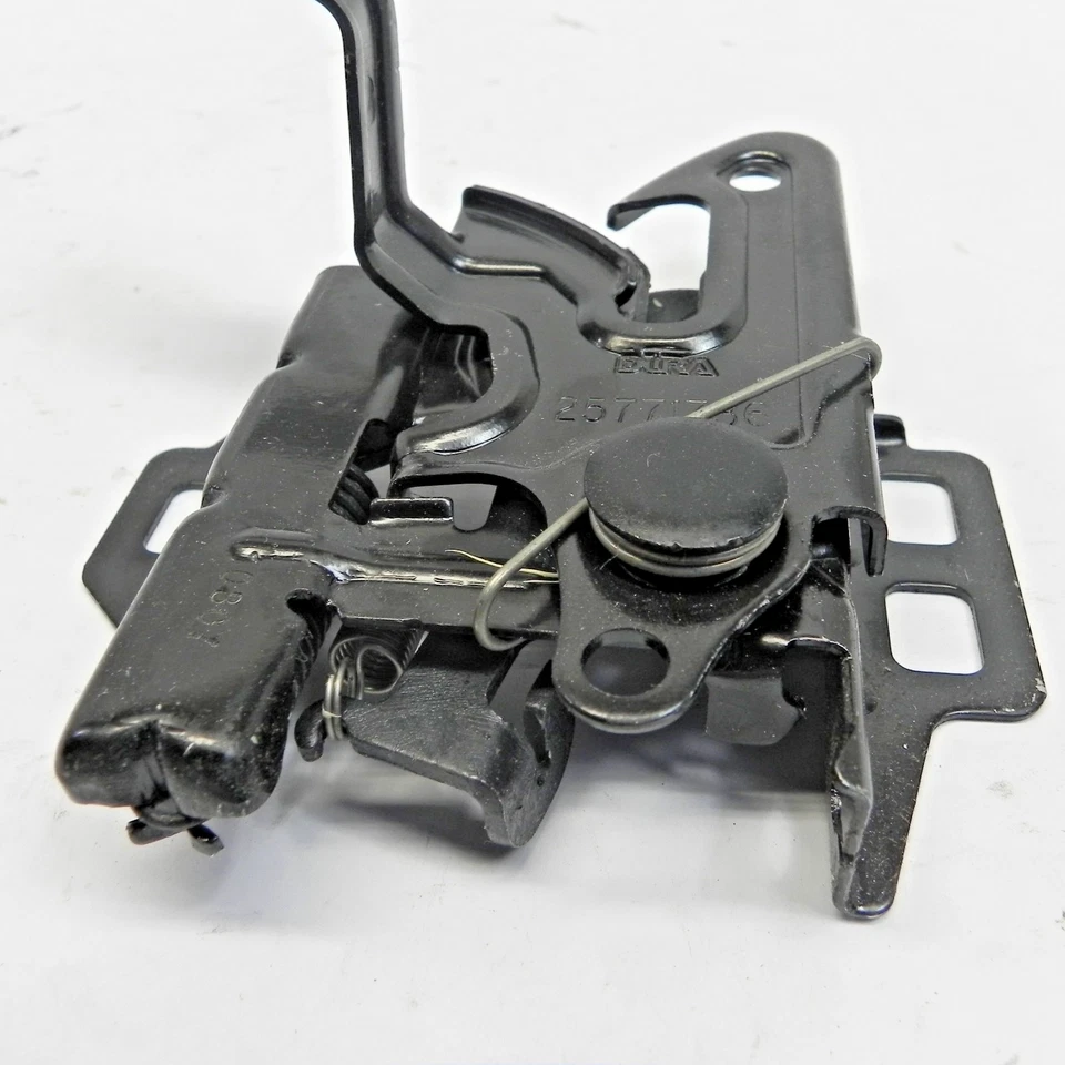 2000-01-02-03-04-05 PONTIAC BONNEVILLE КАПОТ ЗАЩЕЛКА В СБОРЕ НОВЫЙ ИЗ СТАРЫХ ЗАПАСОВ GM #25771736 - Изображение 4 из 4