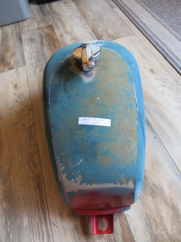 Tanque de combustible Suzuki GT250 GT 250 tanque de gasolina tanque de gasolina 1974 Foto 4 de 4