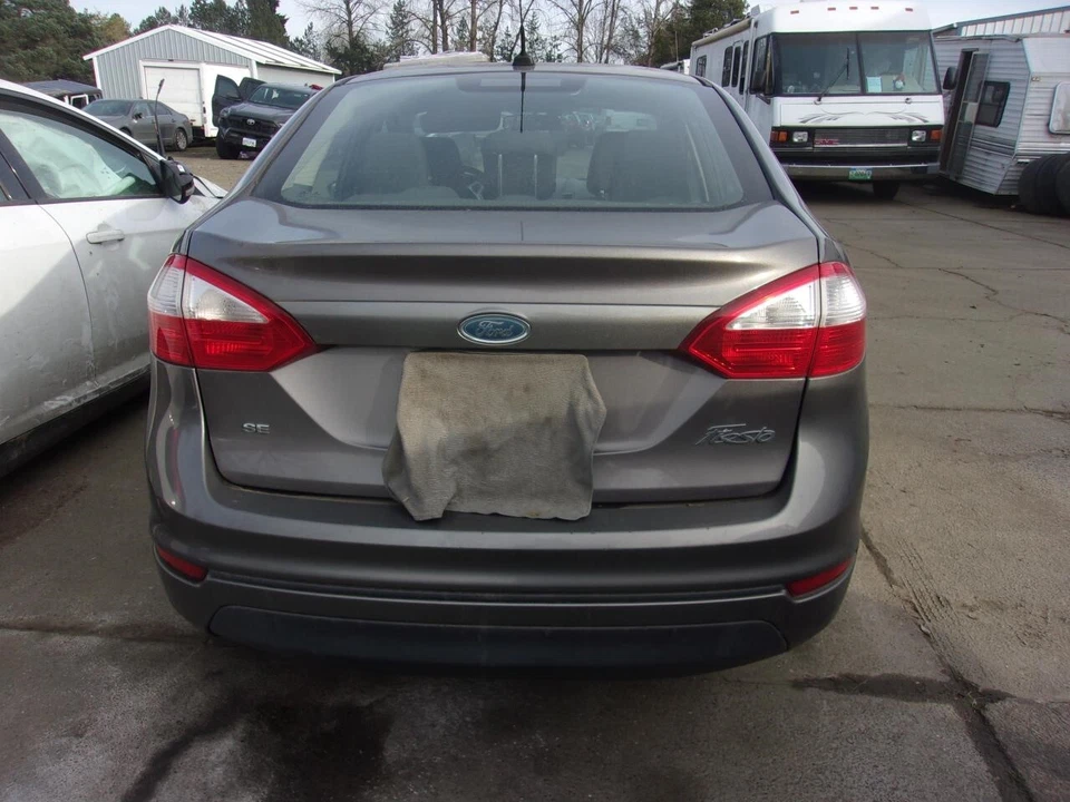 Antena usada compatible con: Ford Fiesta 2014 grado A Foto 3 de 4