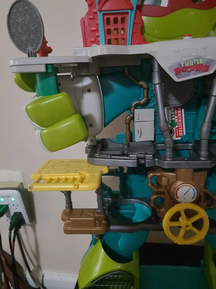 TMNT 忍者神龟半壳英雄下水道巢穴玩具套装拉斐尔 — 第 3/4 张图片