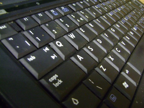 HP Compaq 6715b Vintage Laptop - GOOD CONDITION BUT NO OPERATING SYSTEM - Picture 9 of 18