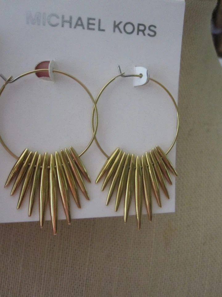 NUEVO CON ETIQUETAS Y Defecto Michael Kors Moda Tribal Tono Dorado Aro Pendientes/Piezas de Espiga-  Foto 2 de 4