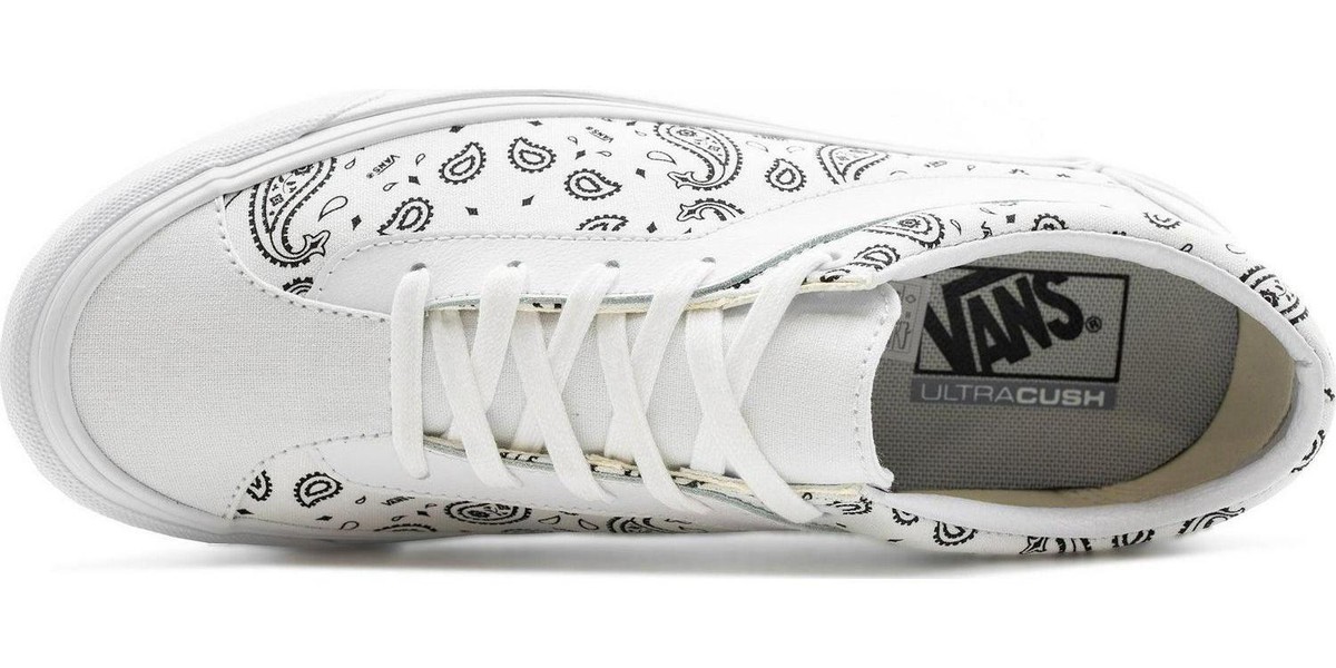 Vans Bold NI White Paisley Bandana Black VN0A3WLP42M Sneaker