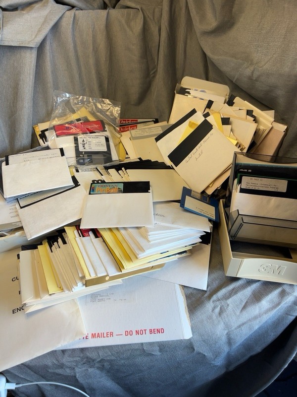 10+ LBS Vintage Computer Floppy Disk Software Lot 5.25 & 3.5 Apple II IBM DOS 