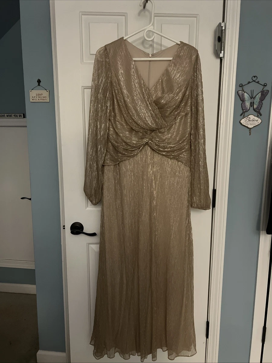 formal / gown gold plus size dress ZAPAKASA Women Plus Size Gold Metallic Long Prom Dress Sweetheart A-Line  Pleated Formal Dress main image 0