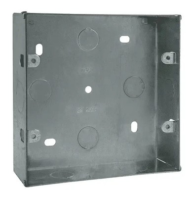Click WA512 Essentials 2-stufig verzinkt Ausklopfkasten 20 mm Einträge 137 x 137 x 47 mm