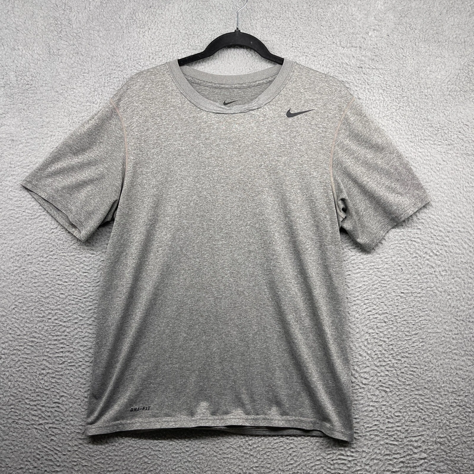Nike Dri-Fit Mens T-Shirt Gray Short Sleeve Crew Neck Logo Pullover Size M