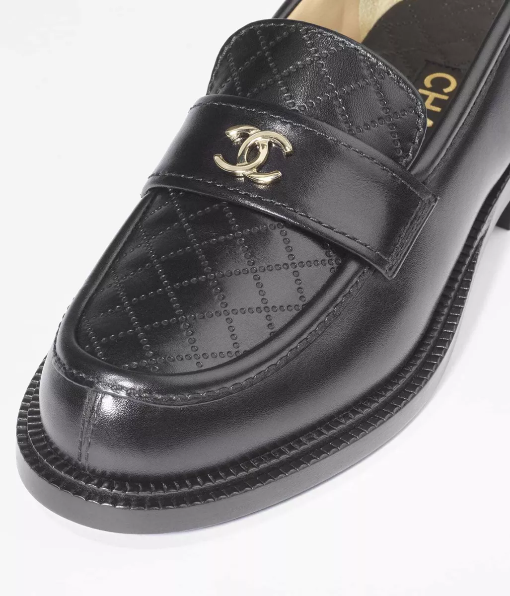 AUTH CHANEL VINTAGE QUILTED LOAFERS SZ SHOES BLK LEATH SZ37C RET$1995  BARGAIN