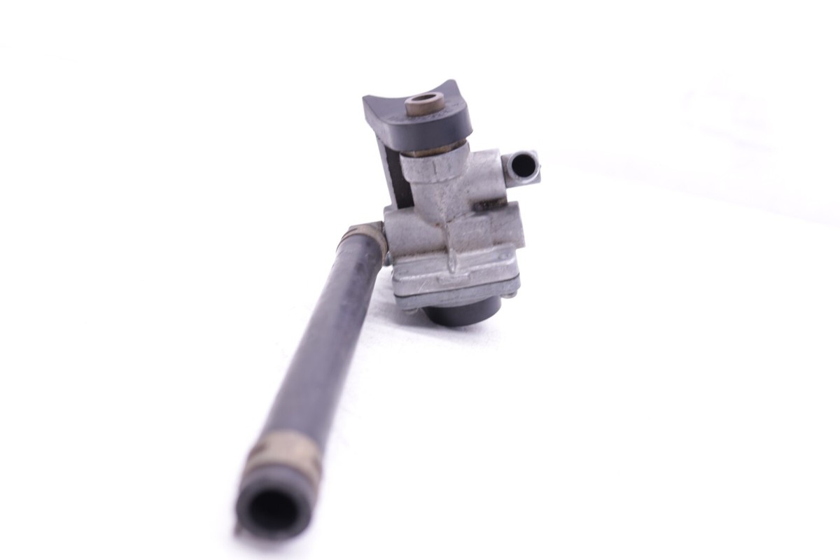 Hana＊ Kawasaki Genuine Ninja ZX7R ZX7RR Fuel Tap Petcock 51023-1336 OEM