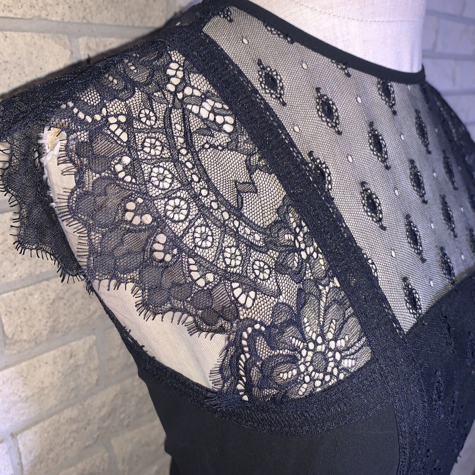 Vintage Woman's Black Scalloped Lace Semi Sheer L… - image 7