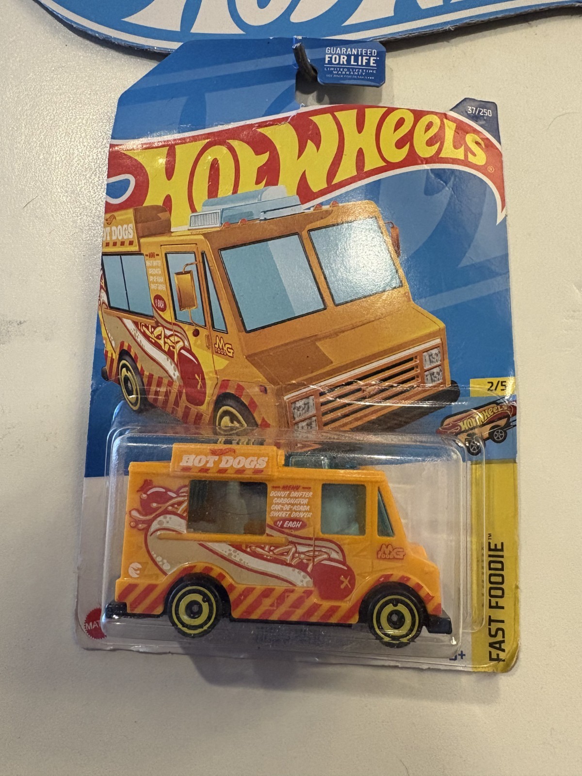 2022 HOT WHEELS TREASURE HUNT YELLOW QUICK BITE 37/250 DAMAGE CARD