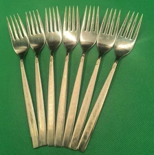 Set of 7 .. 1881 Rogers Oneida Ltd MELISSA pattern stainless dinner forks 7 1/4"