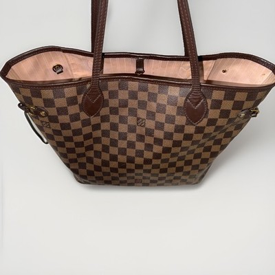 Louis Vuitton Neverfull MM in Damier Ebene with the Rose Ballerine interior