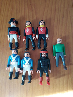 7 FIGURAS VARIADAS BIEN CONSERVADAS DE AIRGAM BOYS DECADA DE LOS 70s