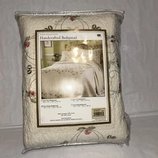 New PHI Golden Collection Peking Handcraft Inc. Queen Bedspread (L5)