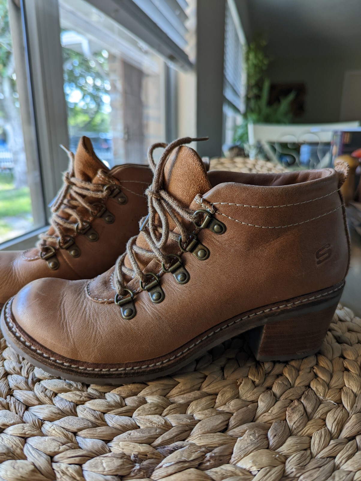 vintage sketcher boots