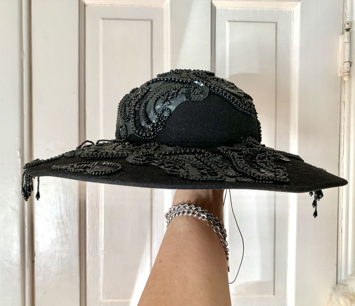 Vintage 80s goth glam hat Black wool Beaded with black beads  display picture 3