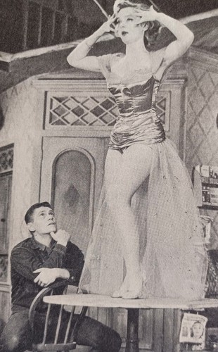 1956 THEATRE ARTS MAGAZINE ORSON WELLES JEAN DALRYMPLE COVER 04936 - Foto 23 di 24
