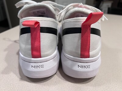 NIKE Women's 