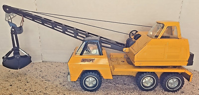 Vintage Nylint Pressed Steel Yellow Metal Shovel Crane Truck Cranks Work