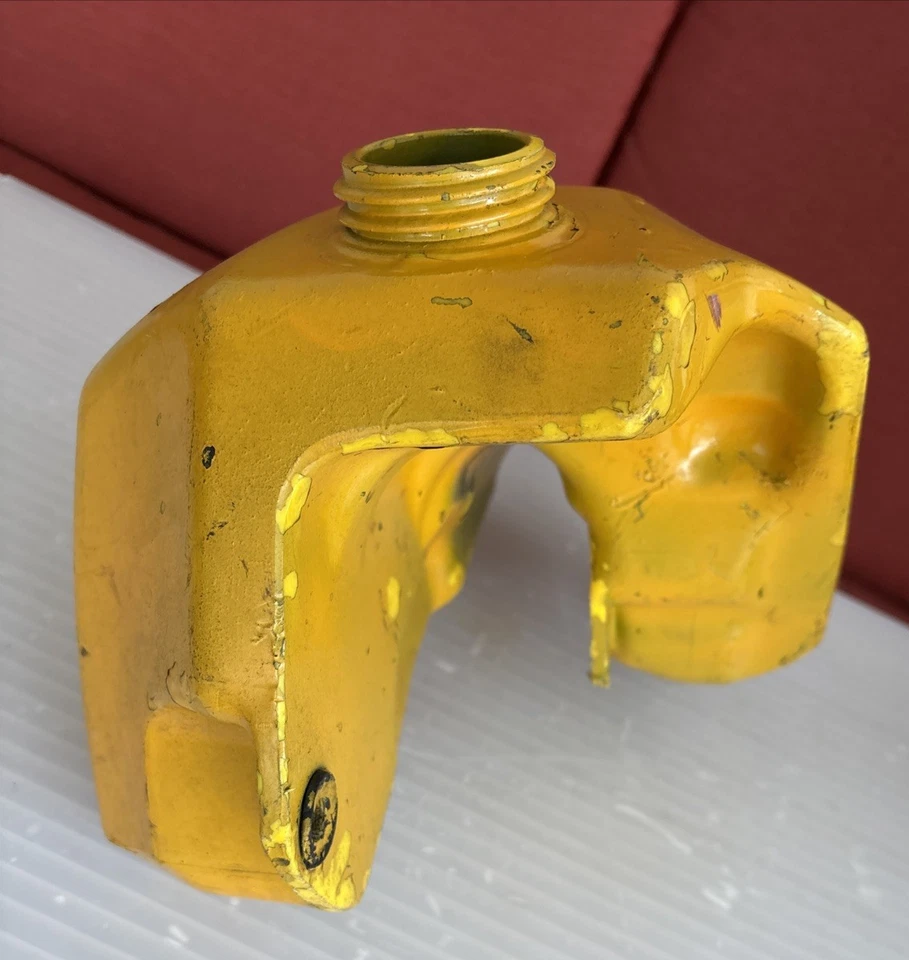 Suzuki Gas Tank RM80 Gas Tank Fuel Tank Petrol Tank 1984-85 Used Yamaha Yazaki - Image 3 of 4