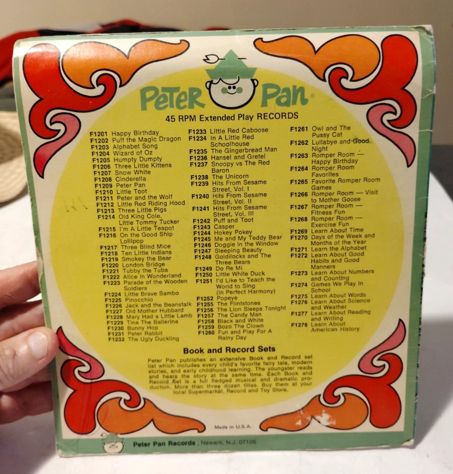 Peter Pan Records, 4 Favorite Songs, Santa Claus Is Coming to Town, X-50-45 RPM - Image 4 of 4