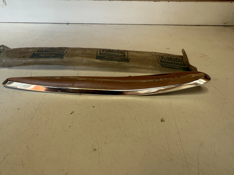 Ford Taunus Sedán 17M P3 - Moldura de moldura # 563852 Foto 4 de 4