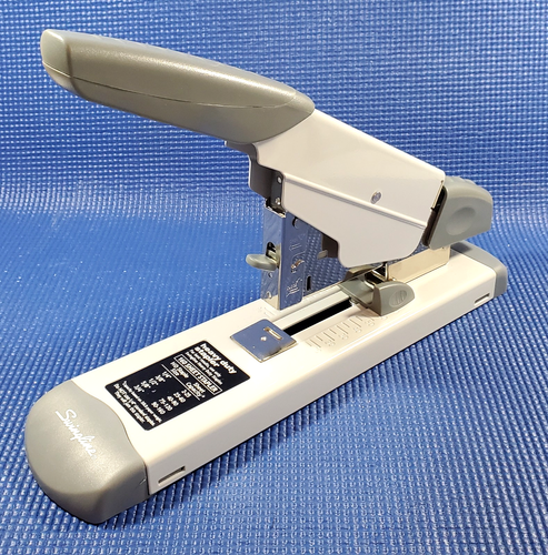 Swingline Heavy Duty 160 Sheet Stapler + Staples ~ Model 390NX - Picture 2 of 8