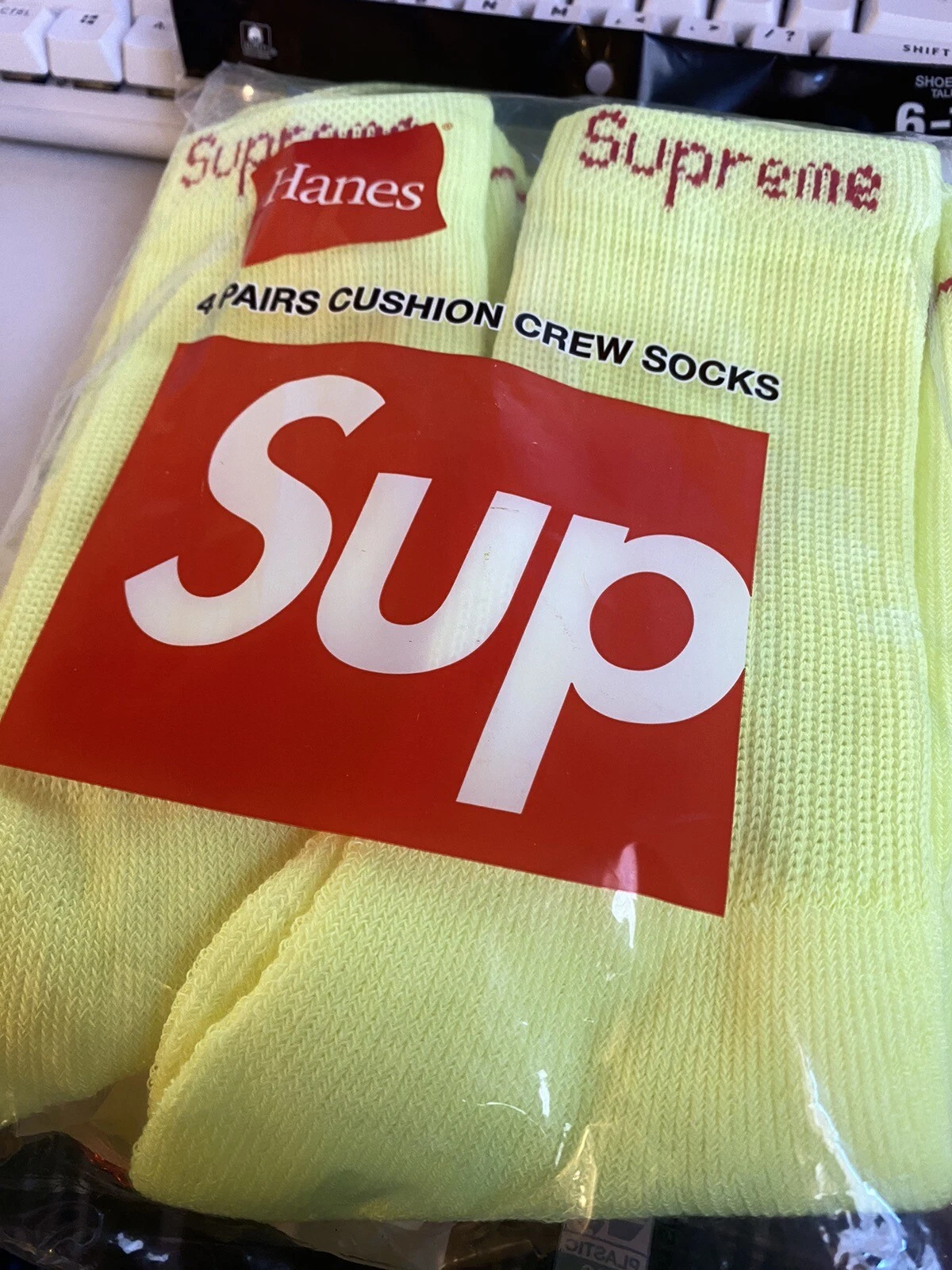 Chaussettes Supreme Hanes Crew (pack de 4) jaune fluorescent taille 6 12 SS23 flambant neuves