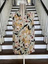 Flint and  Moss Boutique Floral Top Blouse Size Medium Sleeveless MSRP $68