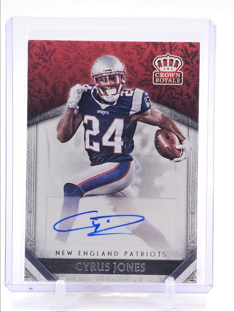 Cyrus Jones Panini Crown Royale Rookie Autograph #52 Base