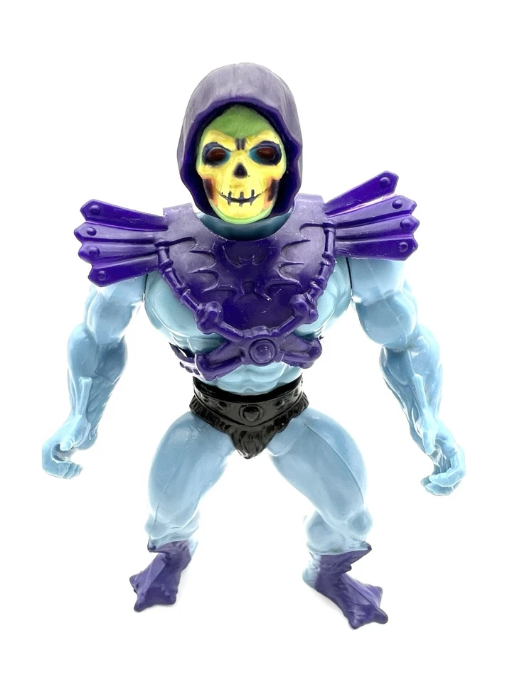 MASTERS OF THE UNIVERSE 1981 SKELETOR HALF BOOT PEACH CHEEKS W/ FREE STAND! - Image 3 of 4