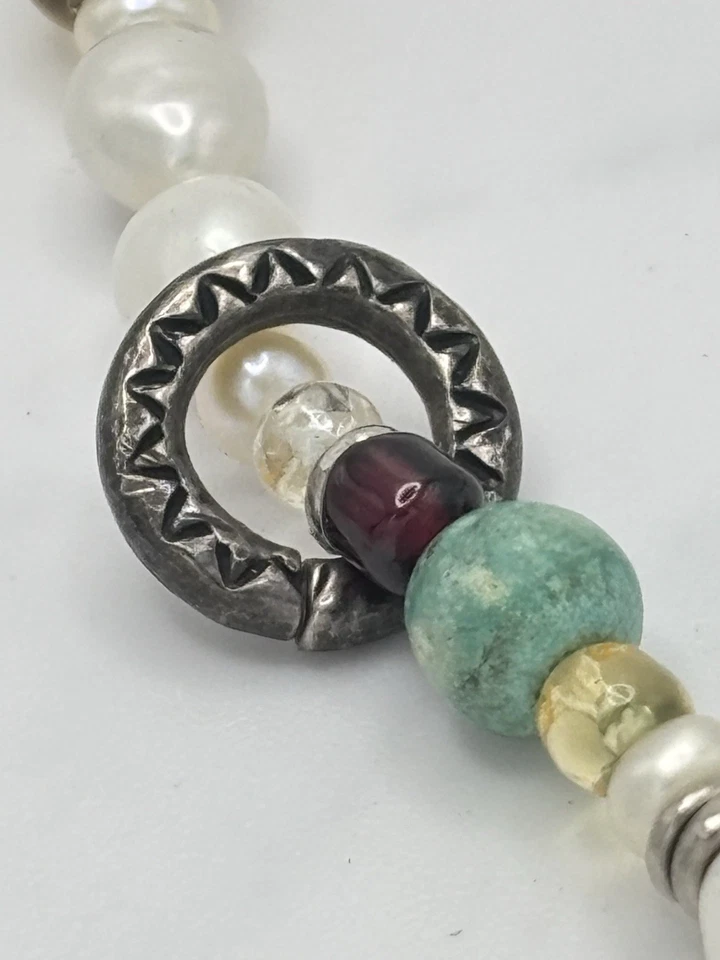 Collar de perlas, piedras preciosas y esterlinas de pájaro peyote Foto 4 de 4