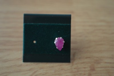 EINZELOHRRING ~ ein 0,71ct Premium Rubin Solitär Sterlingsilber 6x4mm Birne