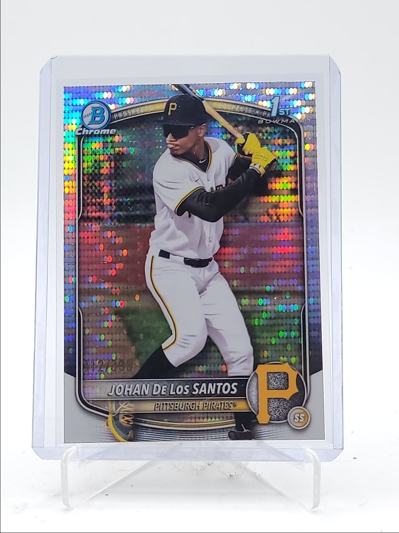 JOHAN DE LOS SANTOS 2025 BOWMAN CHROME 1ST PULSAR REFRACTOR /399 Q4440