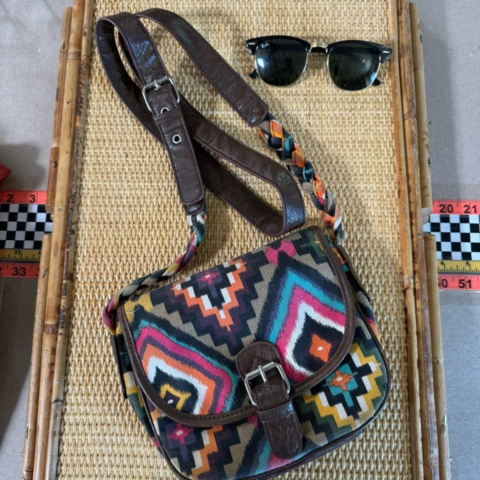 Bandolera Tribal American Eagle Años 90 Multicolor Geométrica Foto 3 de 4