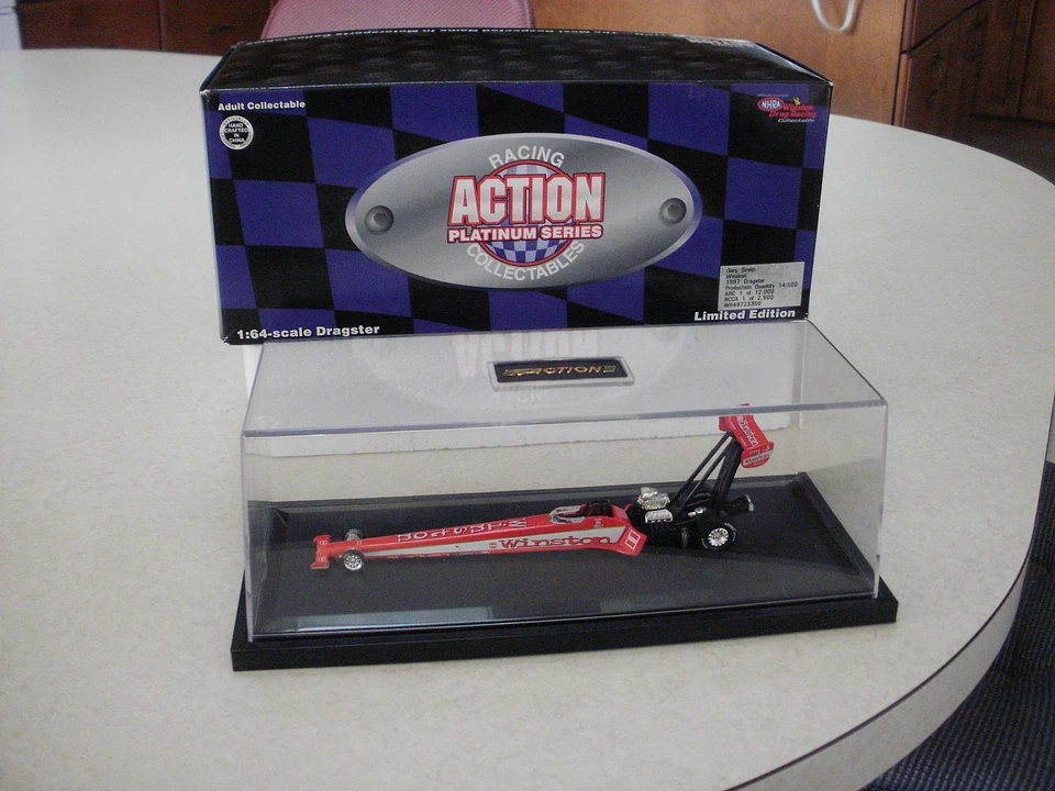 NHRA  1/64 GARY SCELZI 1997 WINSTON TOP FUEL WITH CASE - Image 2 of 4