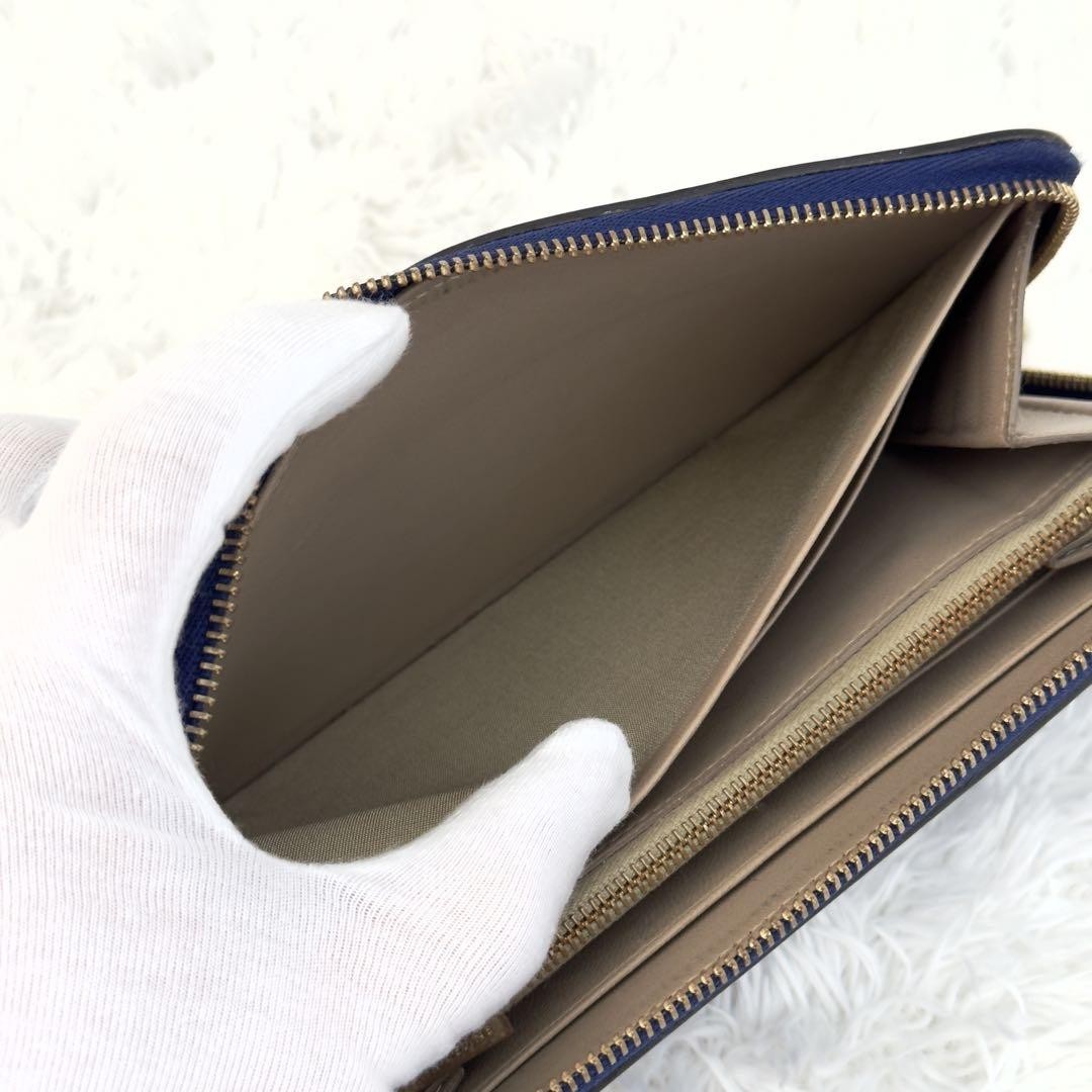 CELINE Round Zipper Multi Function Wallet Leather… - image 11