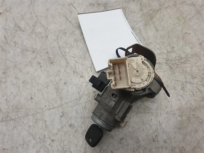 07-18 INTERRUPTOR DE ENCENDIDO TOYOTA TACOMA CON LLAVE Foto 2 de 4