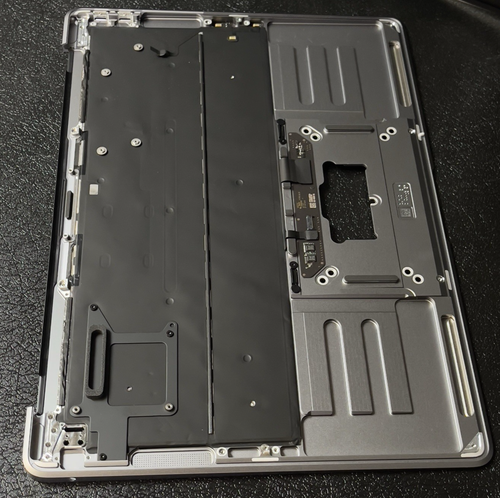 MacBook Air M1 13" 2020 A2337 Top Case w/ Keyboard Space Gray Grade A+ OEM - Picture 7 of 8