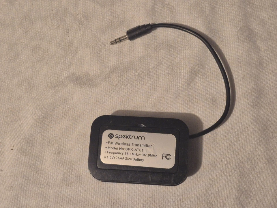 Spektrum FM Wireless Transmitter Model SPK-AT01  88.1Mhz-107.9mhz - Image 2 of 2