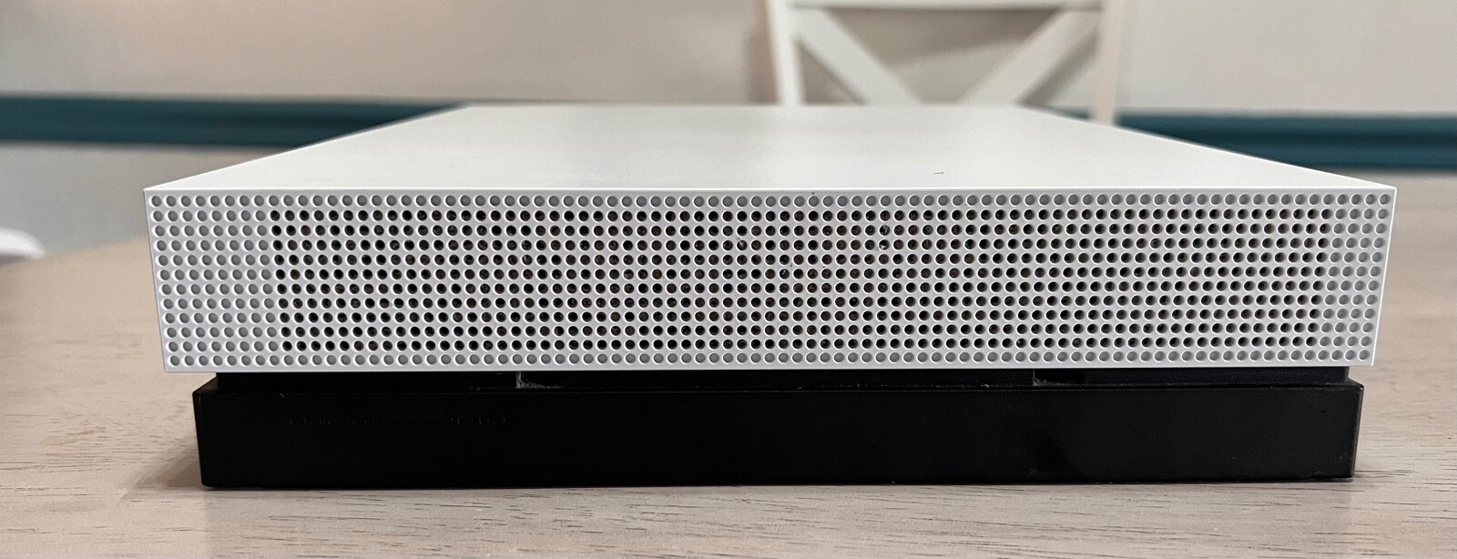 Xbox One X Robot White Special Edition 1tb Console ? Fallout 76 Bundle